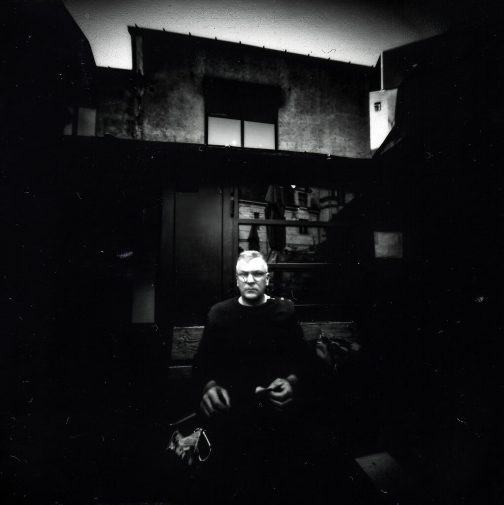 Sténopé autoportrait au Velenjak - Angers 2025